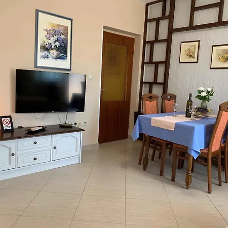 Apartment Malinska, Krk 12 *