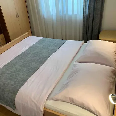 Apartment Malinska, Krk 12 *