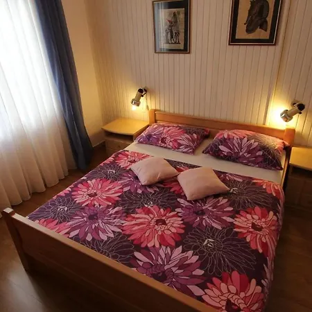 Malinska, Krk 12 Apartment *